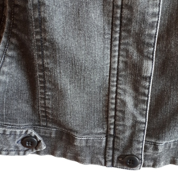 Lolë cropped jean jacket - Picture 7 of 8